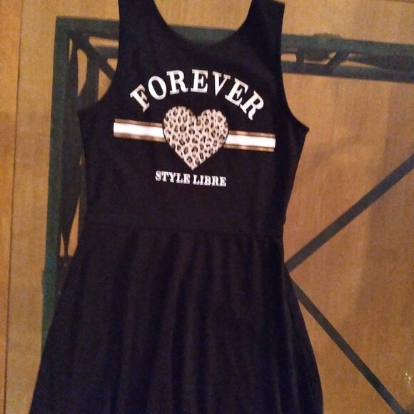 Adorable H&M Dress 🐆 - Picture 1 of 3